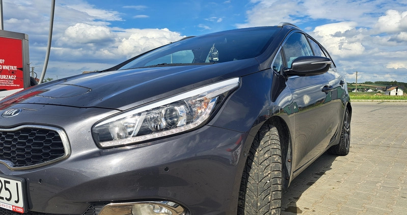 Kia Ceed cena 29500 przebieg: 230000, rok produkcji 2012 z Koprzywnica małe 277